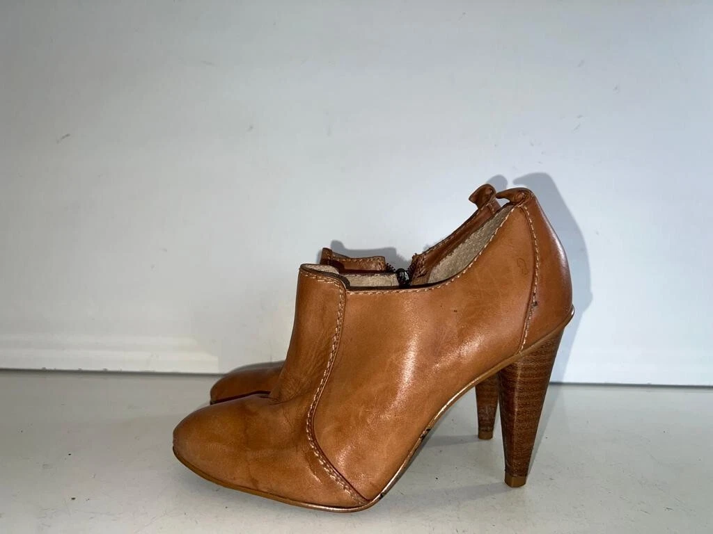 Dalston Ankle Boot — Maple | Women's Large Size Boots | CoIX Shoes