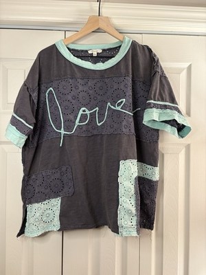 Women s Oli & Hali distressed Eyelet Mixed Fabric Love Tee w/pockets size L