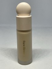RARE BEAUTY LIQUID TOUCH CORRECTOR BELEUCHTET