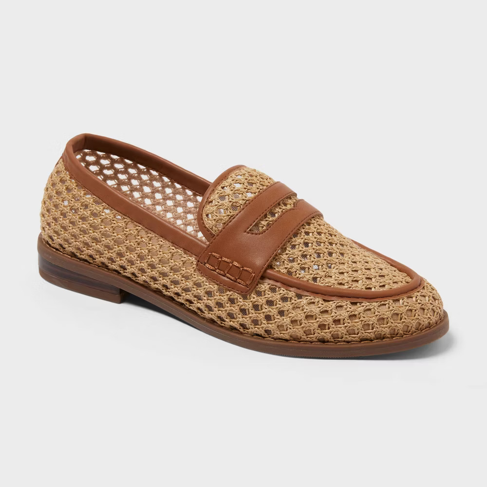 Women s Cove Flats with Memory Foam Insole - Universal Thread Natural 6 2990₽