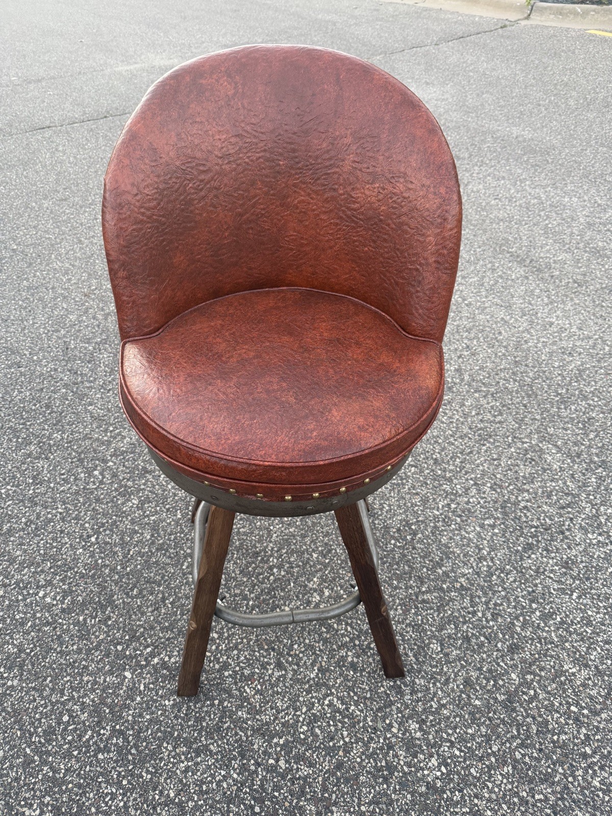 Luxury Wine Barrel Bar Stool (Bar Stool - Pub Stool - Whiskey Barrel Bar Stool) 