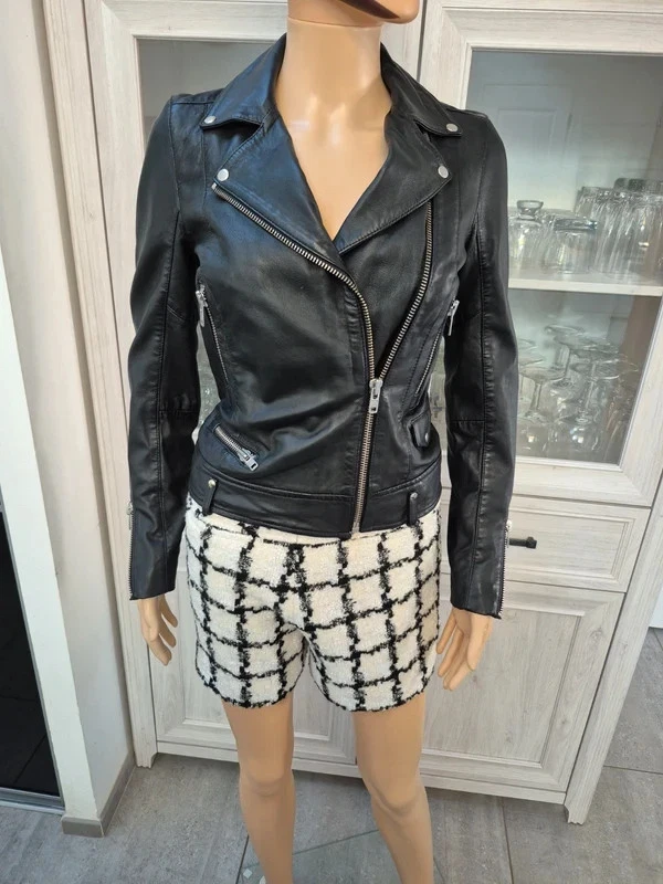 Veste en cuir noir style motard, taille L (Gebraucht) in Montreux für