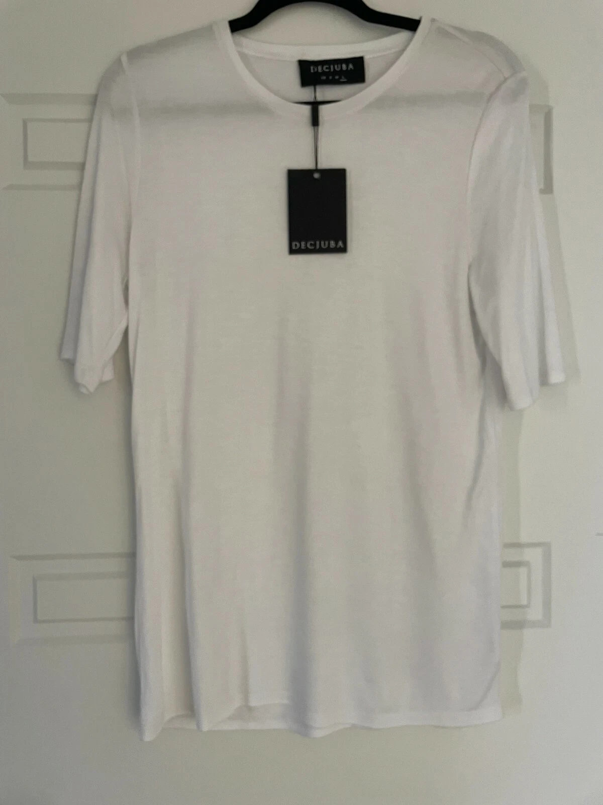Decjuba Ladies T-shirts - Size L - 5+ items free postage (AU only) - NWT