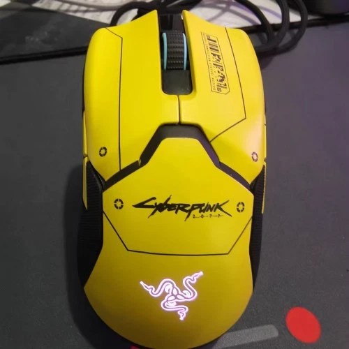 Ratón inalámbrico para juegos Razer Viper Ultimate Cyberpunk edición 2077 con base Foto 4 de 4