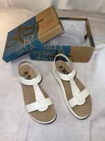 OTBT Off The Beaten Track Sandals Women 7.5 Off White NWB New W/Box Mend Chamois