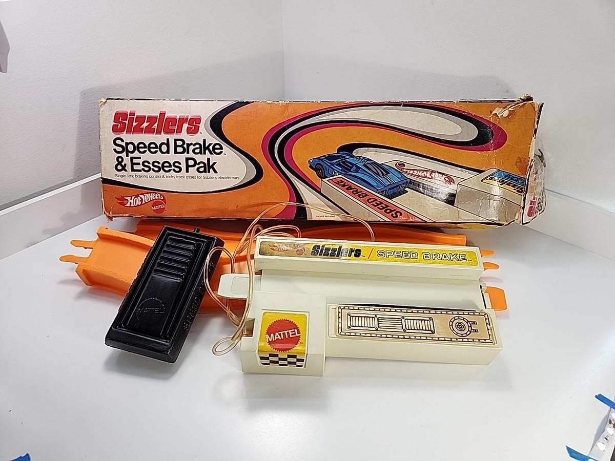 Vintage 1969 Hot Wheels Sizzlers Speed Brake Esses Track Pack