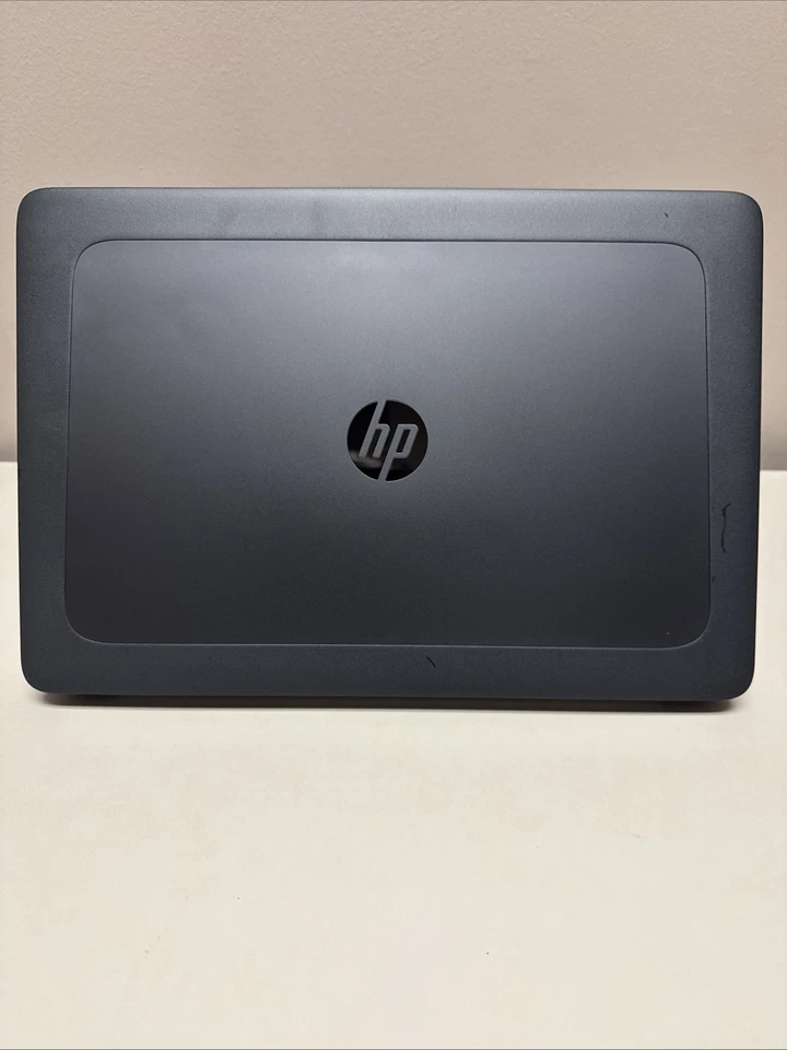 HP ZBook 15 G4 — i7-7700HQ • 16GB RAM • 512GB SSD • Backlit • NVIDIA Quadro 1200 - Image 3 of 4