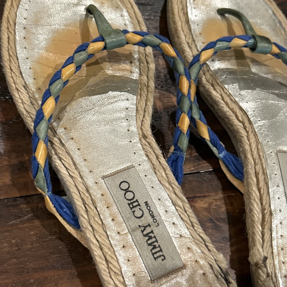 JIMMY CHOO - SANDALIAS PLANAS DE CUERO DORADO METÁLICO - MUJER TALLA EUR 39 US 8 Foto 3 de 4