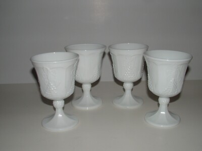Harvest Grape Design White Milk Type Pedestal Glass (4), Age Unknown, pre-owned