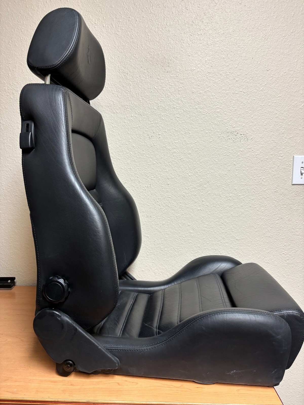 LEFT  FERRARI SEAT