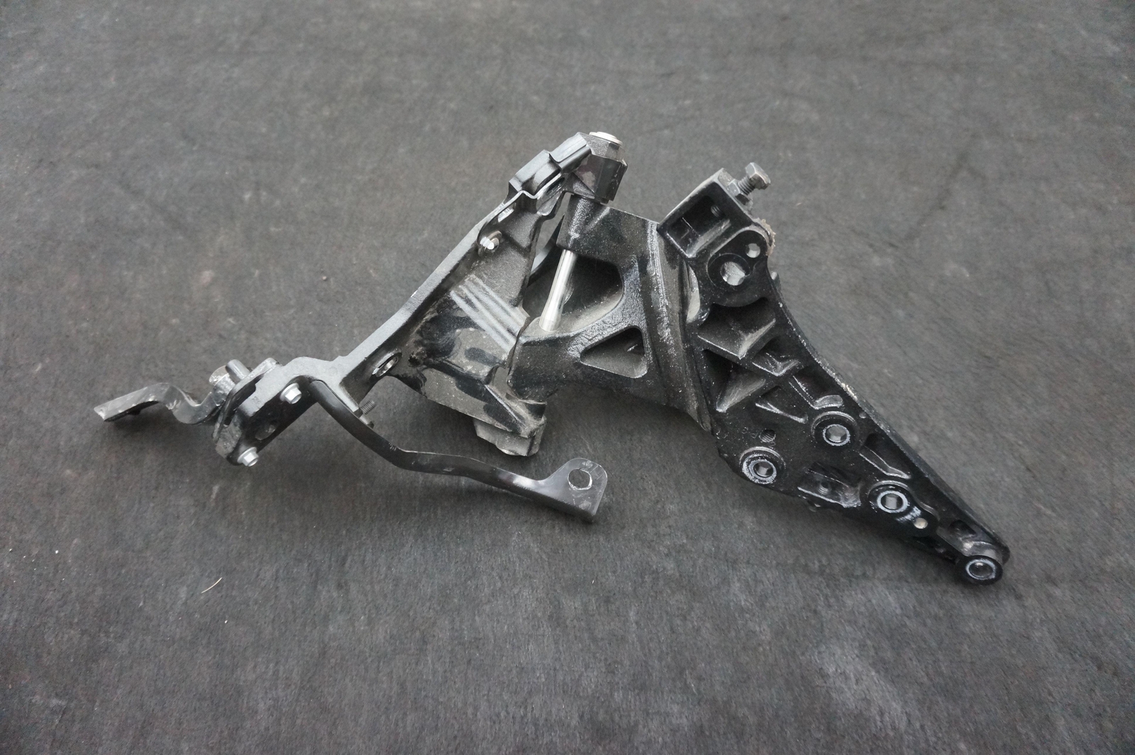 Front Left Driver Side Door Hinge Bracket Assembly 11A7890CP McLaren 650S 2015