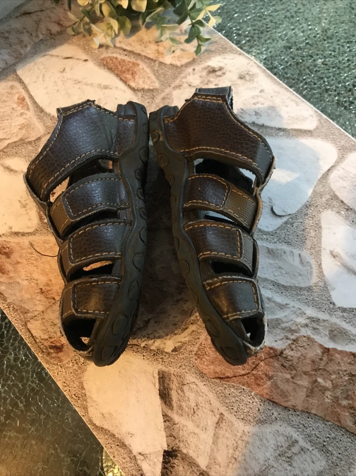 Smart Fit 凉鞋 学步儿童 尺码 11 棕色皮革外观,防滑,二手状况完好 儿童 — 第 4/4 张图片