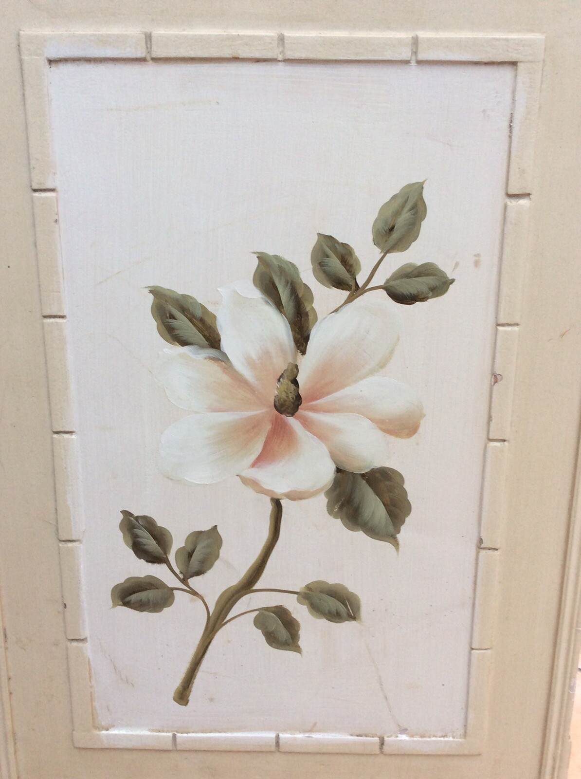 VINTAGE WOODEN SCREEN / ROOM DIVIDER, 4 PANELS, HAND PAINTED FLOWER
