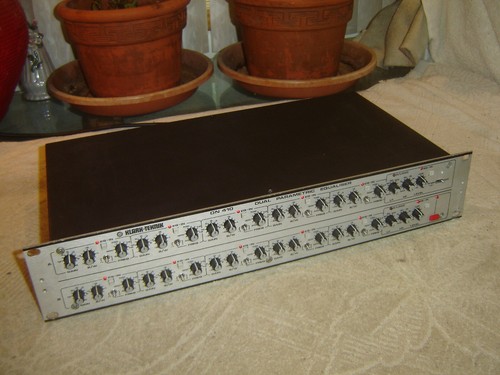 Klark Teknik DN410, Dual Parametric Equalizer, 5 Band Stereo Eq Hi & Lo Cut Rack - Picture 6 of 12