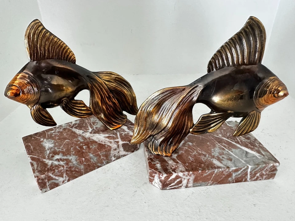PAIRE de SERRE LIVRES régule métal doré POISSONS EXOTIQUES ART DECO - Photo 4/4
