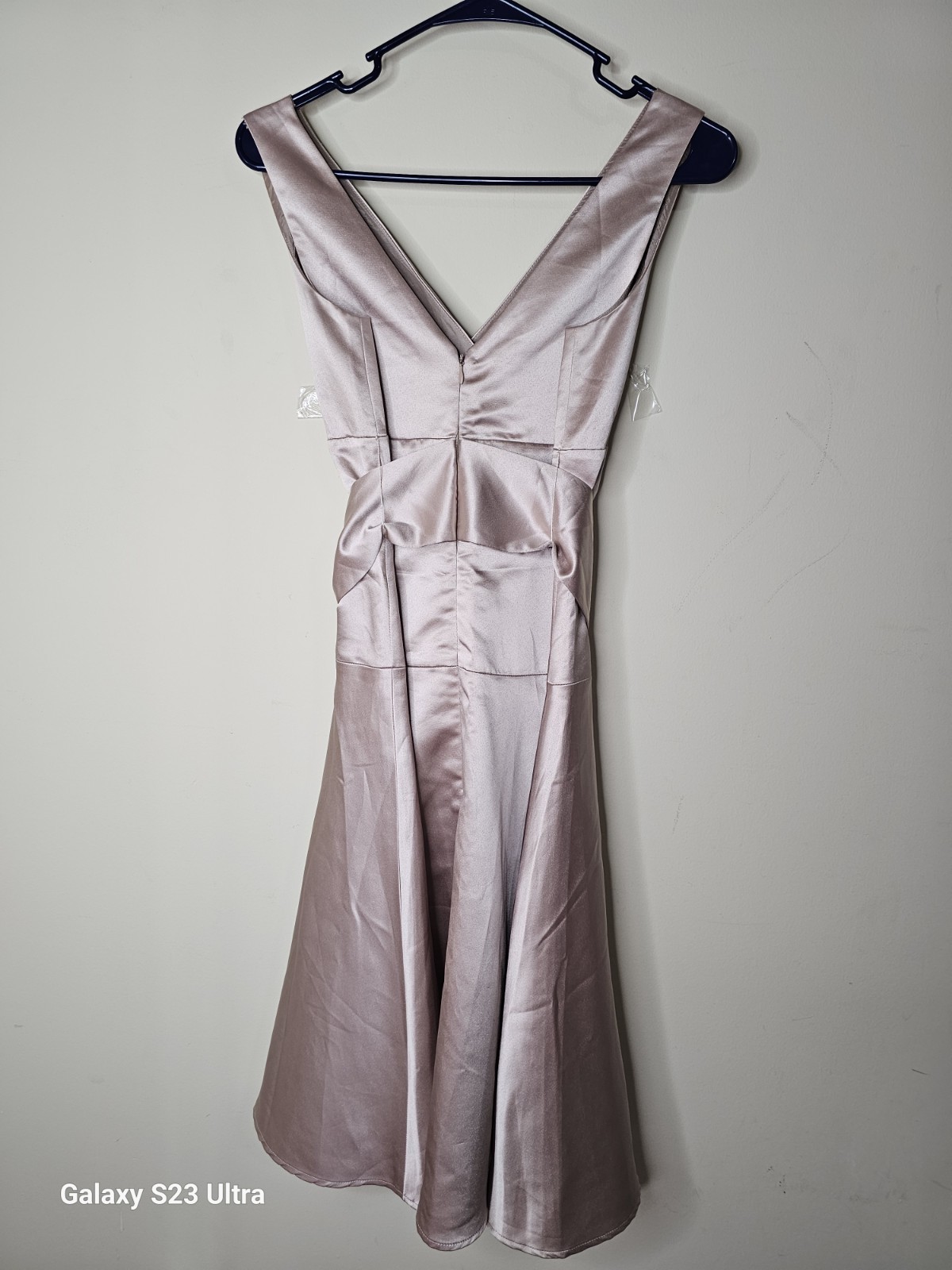 BCBGMAXAZRIA Women's Champagne Satin A-Line Knee Dress V-Neck Bow Zip Size 4