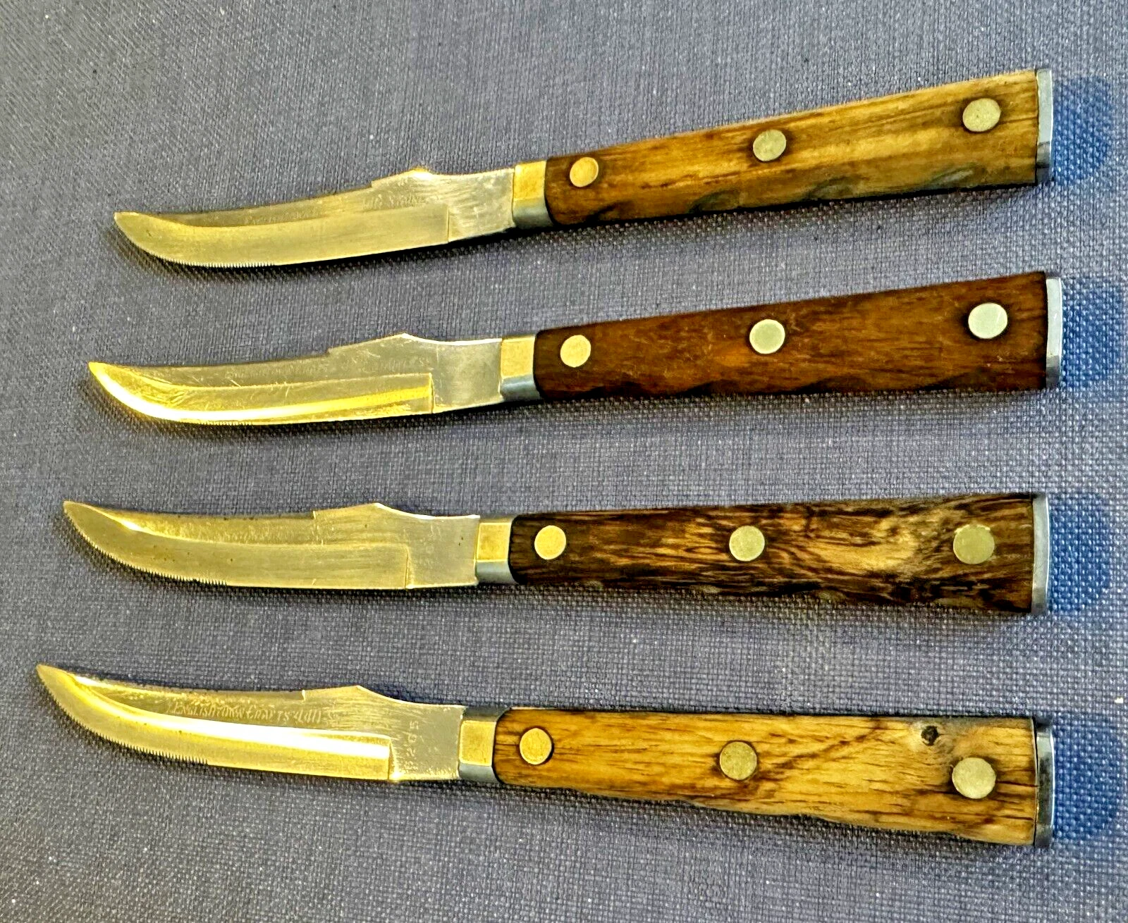 4 x Vintage ENGLISHTOWN CRAFTS 4-1/2" Serrated Blade Steak Knives Wood Handles