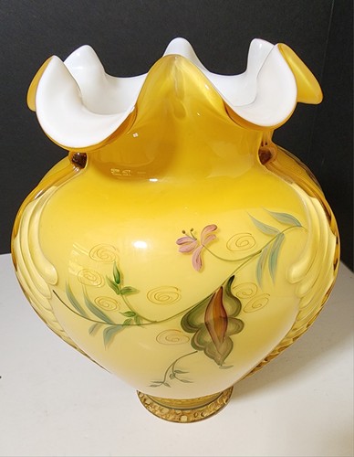 RARE Fenton TUDOR ROSE ON GOLD OVERLAY FEATHER VASE Heirloom Collection QVC - Picture 12 of 12