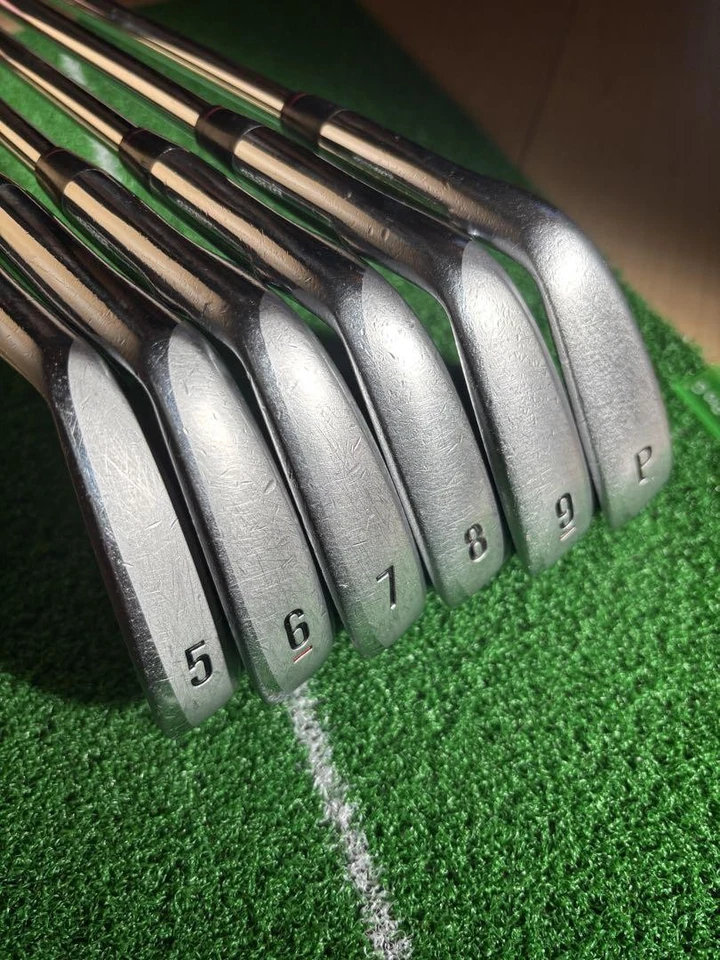 Nike Victory Red Forged Split Cavity Iron Set 6pcs 5-PW Flex S - Image 3 of 4