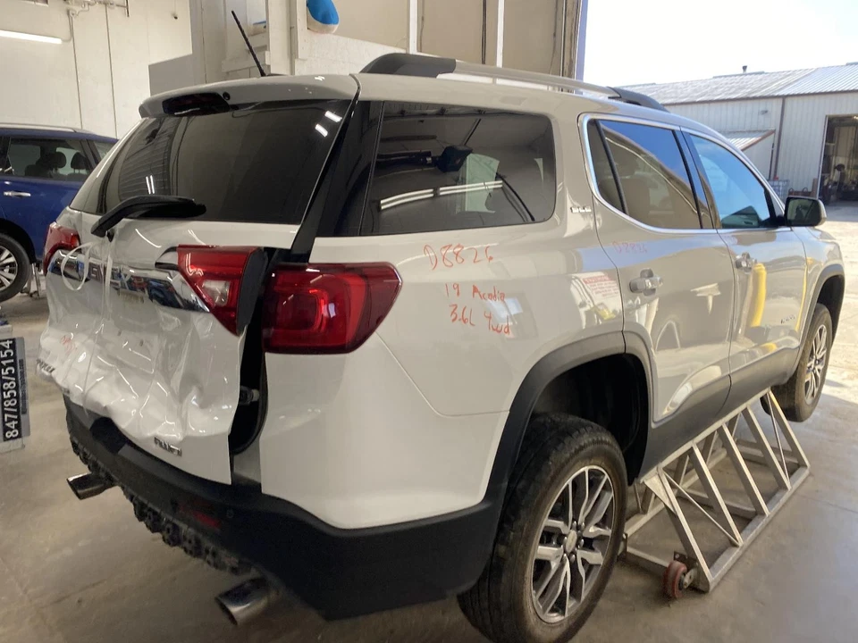 Used Air Bag Module fits: 2019 Gmc Acadia Air Bag below center console w/adaptiv Foto 3 de 4