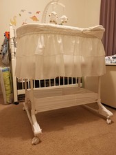chloe rocking bassinet
