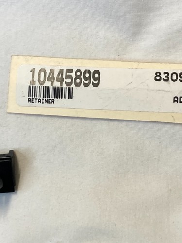 OEM GM Lower Molding Retainer-Rocker Panel Extension Molding 10445899 lot of 6 - Picture 2 of 5