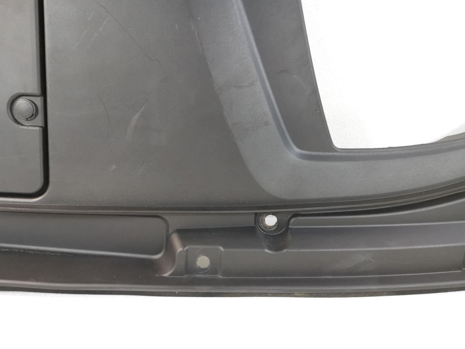 Maserati Levante 3.0 L AWD 2017 Front Right Side Cowl Engine Bay Cover Trim OEM