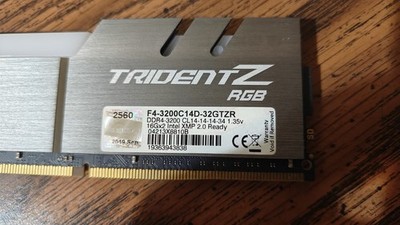 G.SKILL Trident Z RGB 32GB (2x16GB) DDR4-3200 DIMM Intel XMP F4-3200C14D