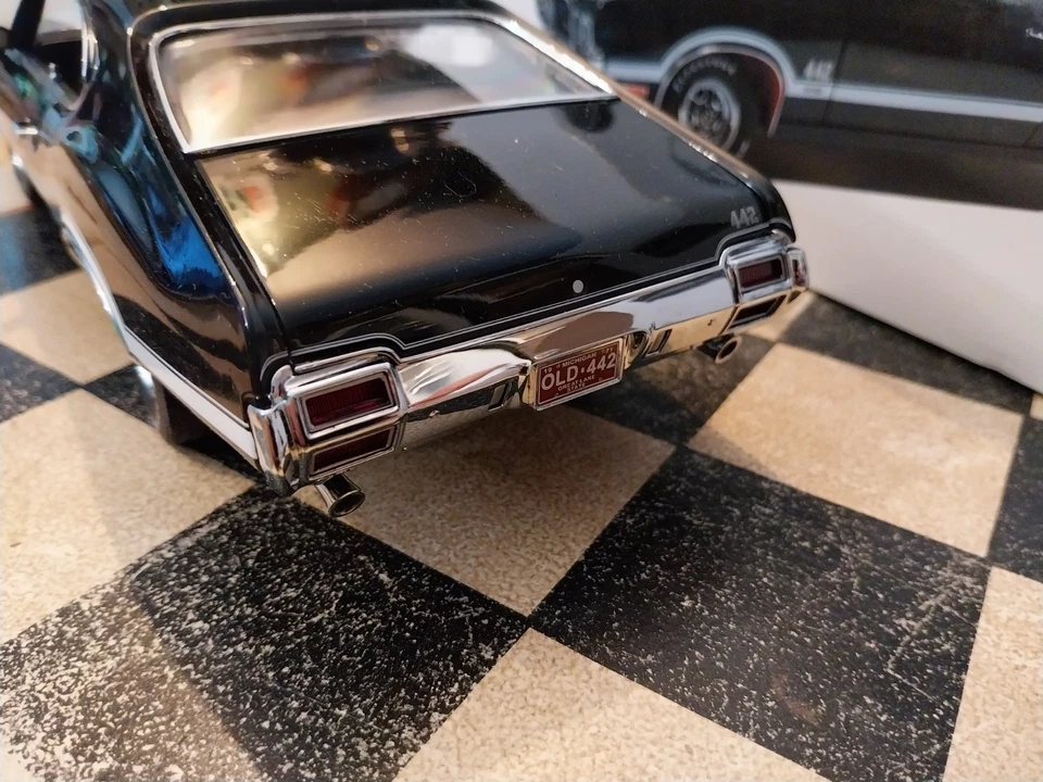 OLDSMOBILE W-30 1971 1:18 Automodell ExactDetails Replicas DieCast neuwerig OVP - Bild 4 von 4