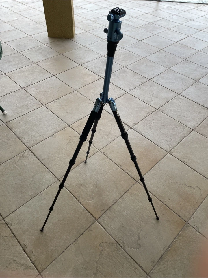 Kit de trípode de viaje Sirui T-005X (azul) aluminio ULTRA COMPACTO con cabezal esférico C-10 Foto 3 de 4