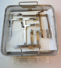 Set Of 4 Millennium Surgical Shanghai Sternal Retractors W Tray Neo Infant Peds