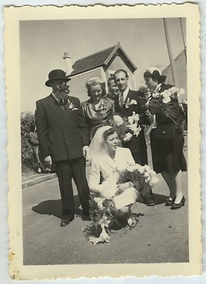 ANTIQUE PHOTO - WEDDING FUNNY GAG COSTUME - GROUP DISGUISE - Vintage Snapshot