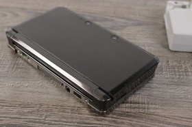 Nintendo 3DS Black Handheld Console CTR-001 3D Audio Headphone jack Good Shape