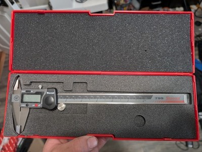 Starrett EC799B-8/200 Electronic Digital Caliper 8  / 200mm w/ Case & Manual