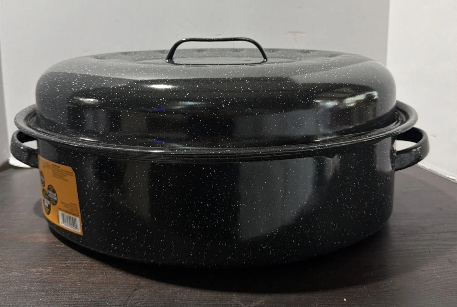 Granite Ware 18-Inch Covered Oval Roaster - Black, Dishwasher Safe
