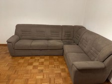 Gepflegte Eckcouch mit Schlaffunktion – grau