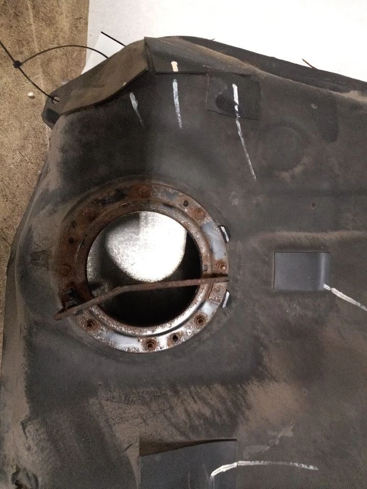 2010 - 2012 年 SUBARU OUTBACK 燃油罐 — 第 2/4 张图片