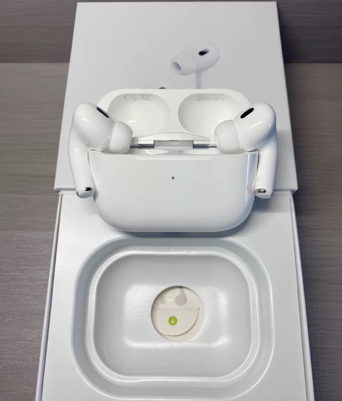 New Sealed Apple Pro 2nd Generation Wireless In-Ear Headset ANC +Charging Case-