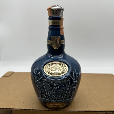 CHIVAS ROYAL SALUTE 21 YEAR OLD SCOTCH WHISKY BOTTLE - WADE BLUE CERAMIC