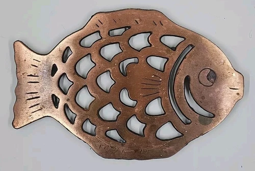 Vintage Copper Fish Metal  Trivet Footed Hot Plate 1993 w/Ring For Wall Hanging 