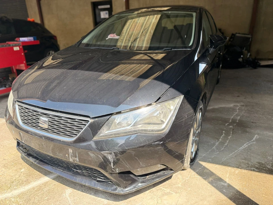 Soporte faros Seat Leon MK3 2013-2017 OS 5F0806930 Foto 2 de 4