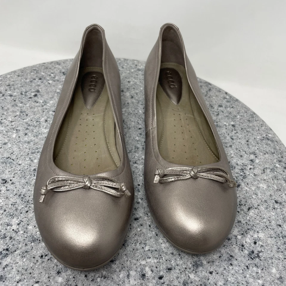 Zapatos planos de ballet Ecco para mujer 6,5 cuero marrón metálico sin cordones cómodos 37 Foto 2 de 4