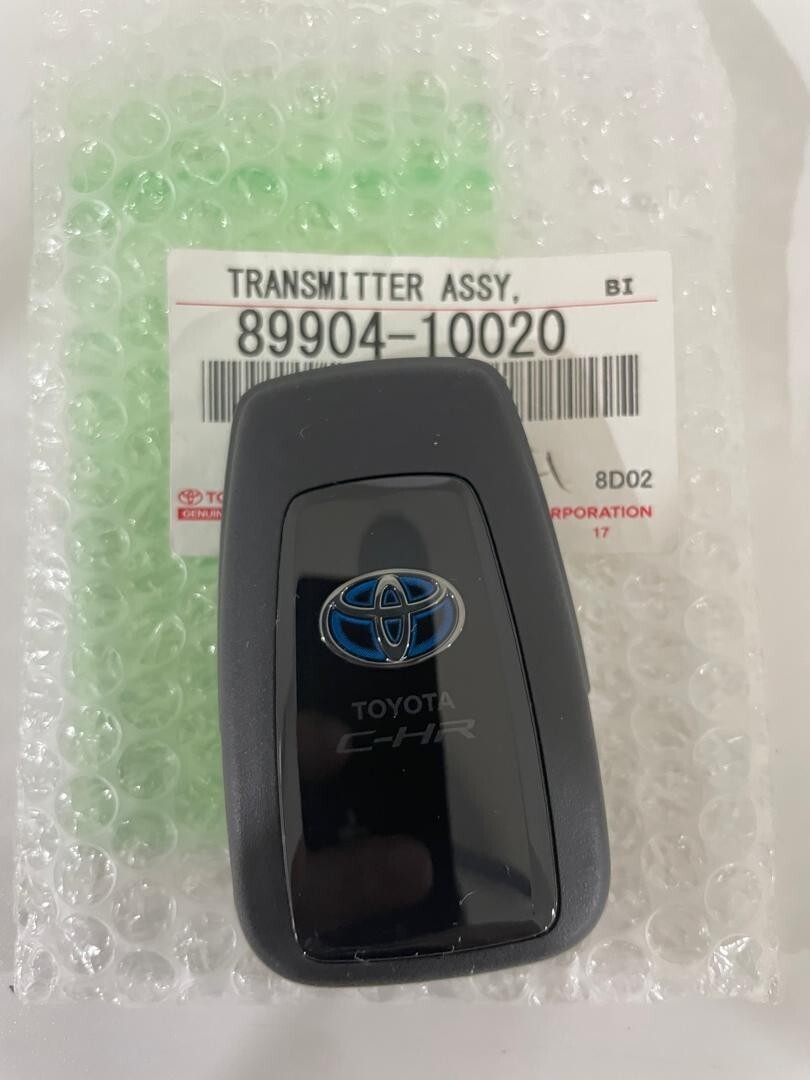 ココナッツです。 GENUINE Toyota CH-R CHR Smart Key Fob Transmitter Chip 8A P4: A9