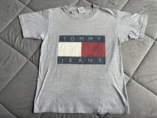 Vintage 90  s Tommy Hilfiger Aliyah Jeans Big Flag Single Stitch Tee Size M Grey