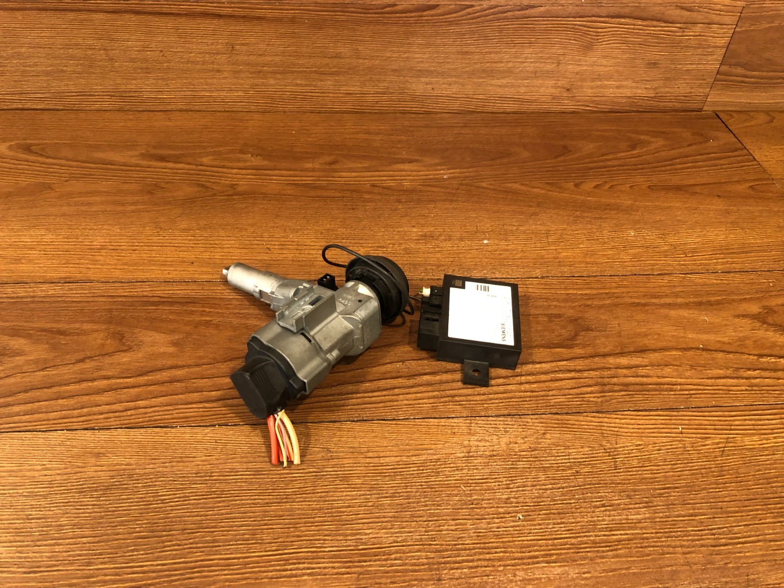 04-08 CHRYSLER CROSSFIRE IGNITION SWITCH KEY TRANSPONDER IMMOBILIZER MODULE OEM