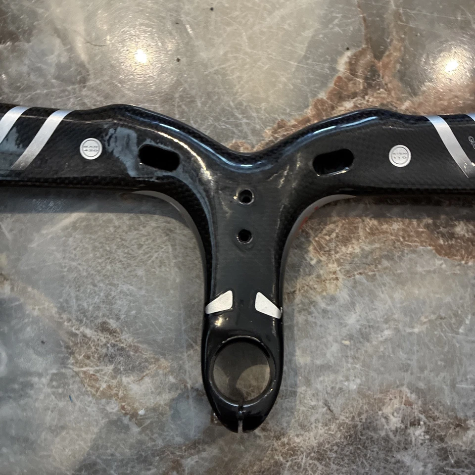 Barra y vástago integrados Cinelli Ram 2 420 mm ancho 110 mm vástago en muy buena condición carbono desnudo Foto 3 de 4