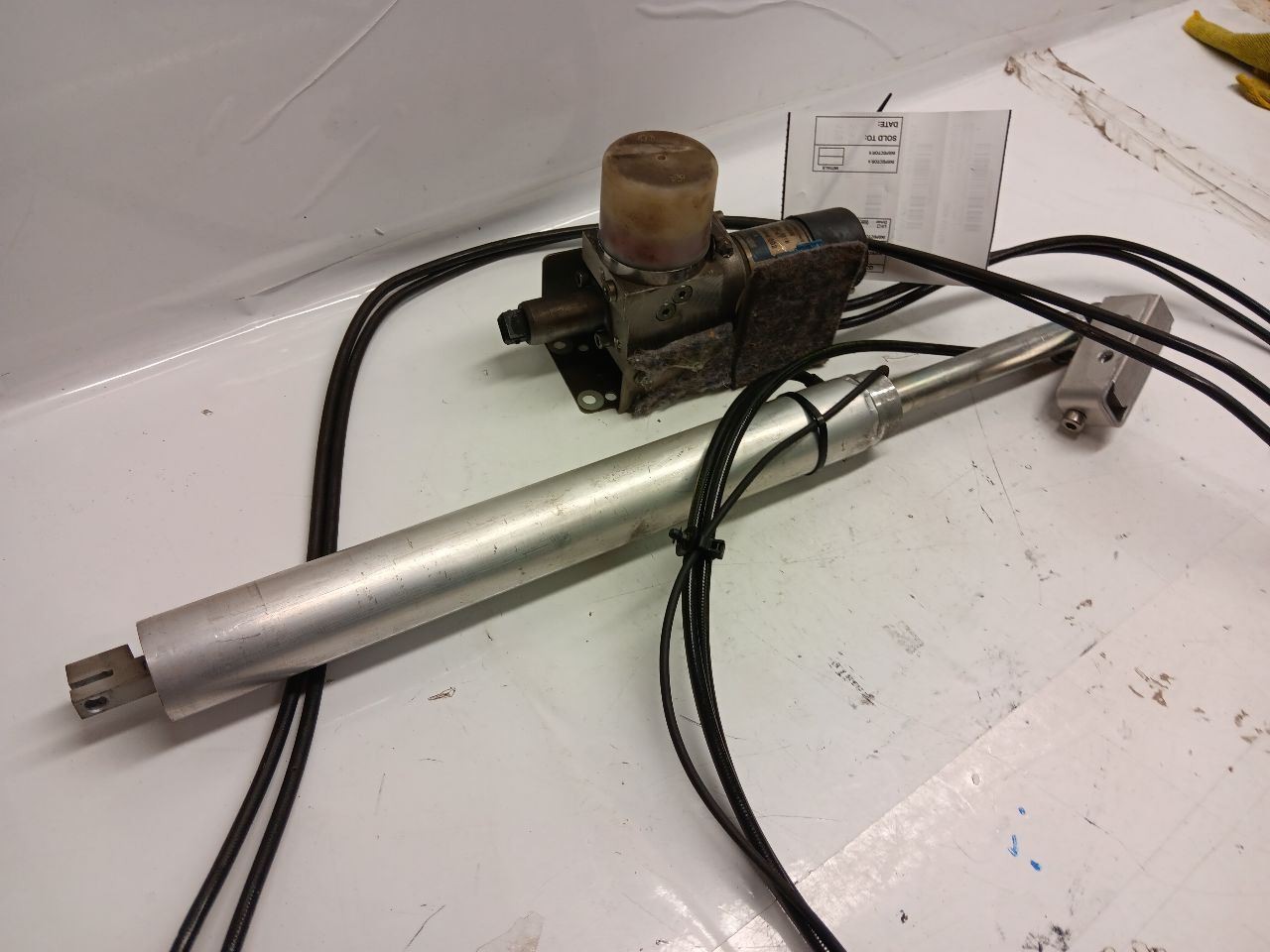 04-16 Rolls Royce Phantom Trunk Strut Shock Hydraulic Motor Closing Pump 