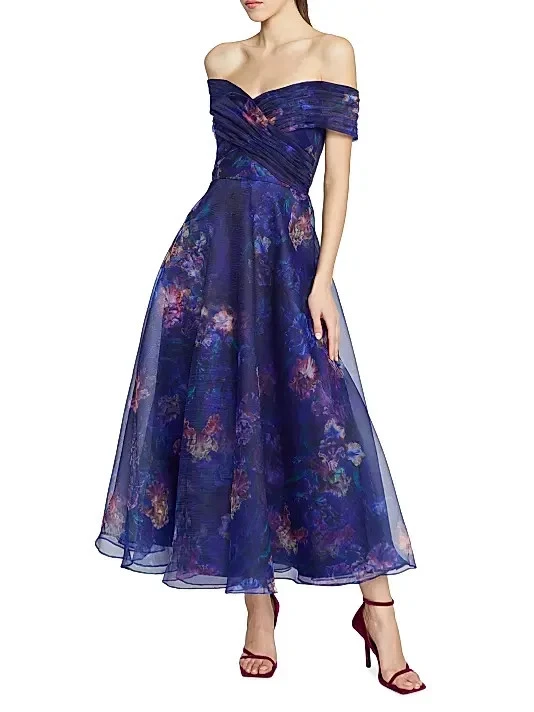 Vestido de cóctel Theia azul iluminado por la luna Iris Desiree fuera del hombro talla 4 $695 Foto 2 de 4