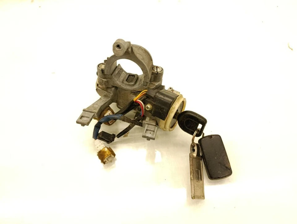 Mitsubishi Pajero 2002 Diesel Ignition barrel lock Y261160 KRD38638 - Image 2 of 4