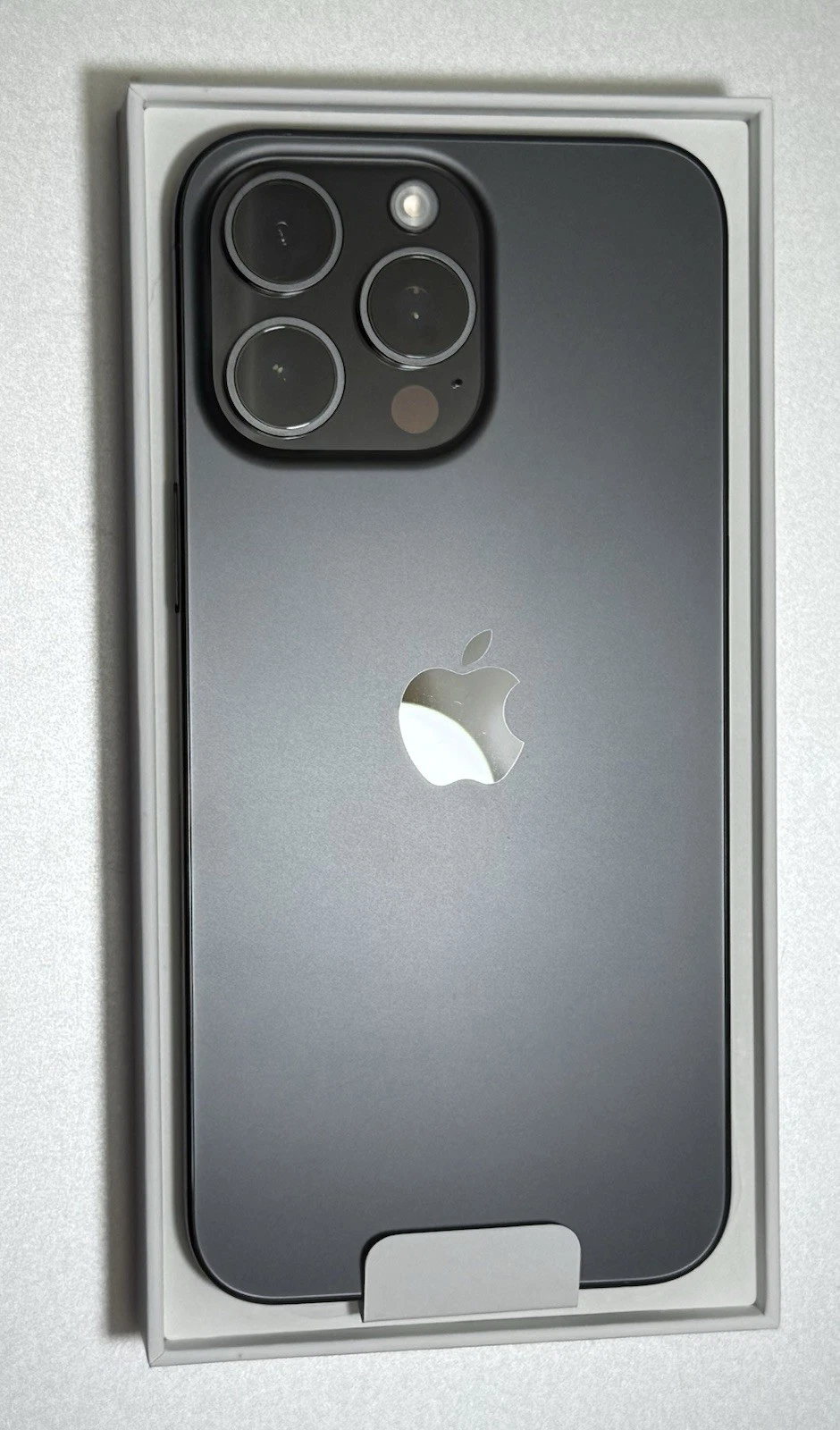 Apple iPhone 15 Pro Max - 256 GB - Black Titanium (Unlocked)